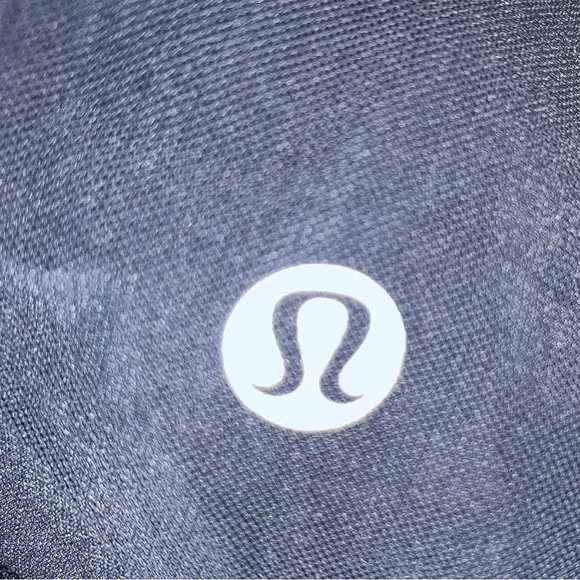 LULULEMON Athletica women’s criss cross navy top size large 10 12 - Picture 2 of 9